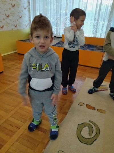 Утринна гимнастика 2021 г и най-малките - ДГ Пинокио - Хисаря